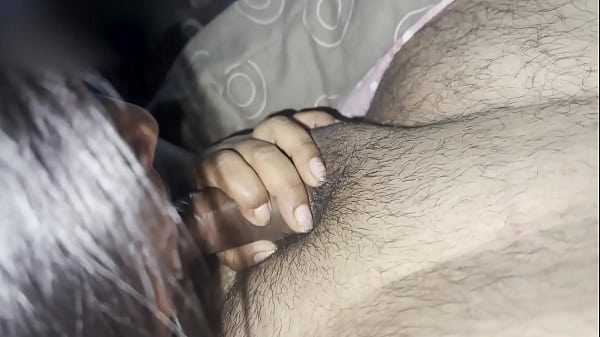 Chupando y sacando toda la leche a mi hermanastro