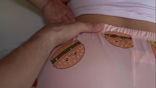 ME SENTE DURO SOBRE LA POLLA DE MI AMIGO HASTA QUE ME LLENE EL COÑO DE SEMEN SU RICA LECHE