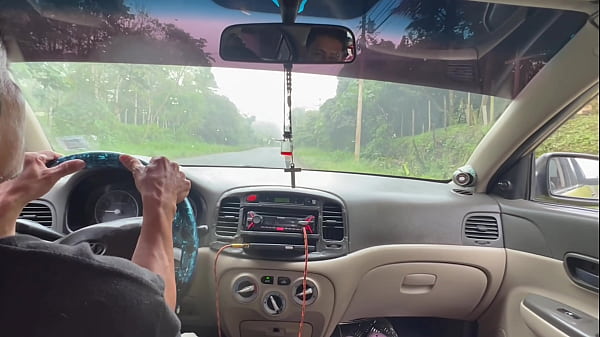 Old taxi driver receives his Christmas gift – sex on the street.